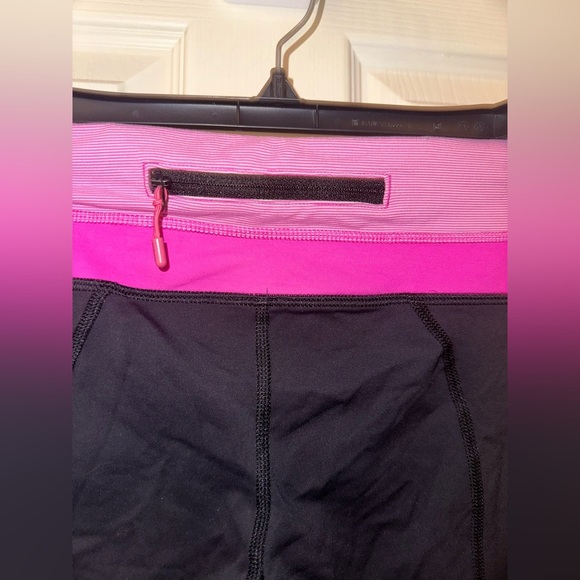 Lululemon Athletica Black and Pink capri Leggings 6 gym activewear athletic - Picture 5 of 7